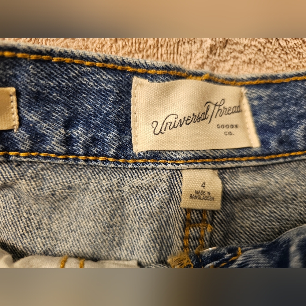 Mini Cut-off High Rise Blue Jean Shorts. Size:4. - Picture 2 of 11